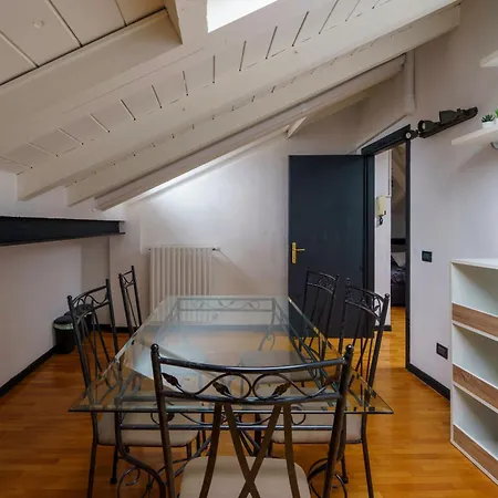 Lägenhet Elegante Mansarda Vicino Al Centro *